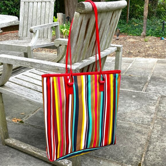 Lancôme Tote with Matching Flip Flops - Picture 3 of 12